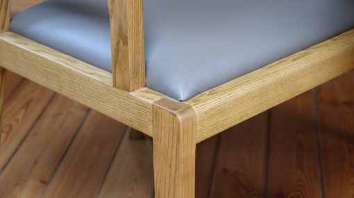 Bộ bàn ăn - gỗ tần bì nâu, nệm xám - Hình ảnh 4