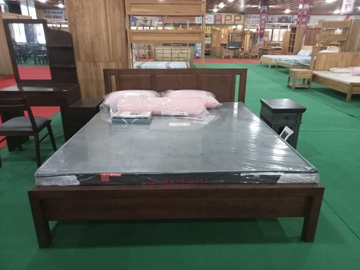 Giường chân cao 1,8m