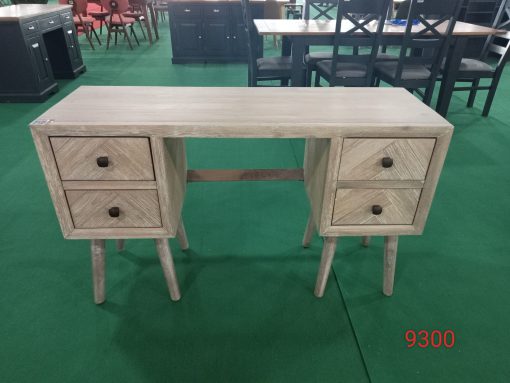 Bàn trang điểm