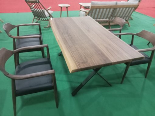 Bộ bàn ăn gỗ óc chó Cerubo